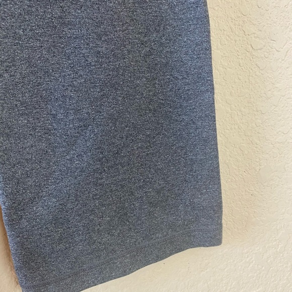 Lululemon Athletica Grey Groove Crop Yoga Pants Size 4 - Picture 5 of 8